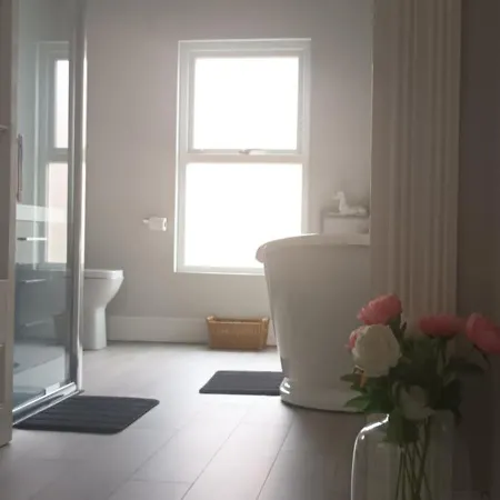 Eglinton Road - Super King - Private Bathroom 홈스테이 브레이