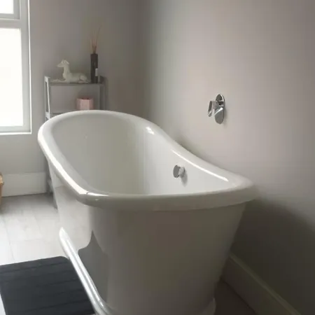 Eglinton Road - Super King - Private Bathroom * 브레이