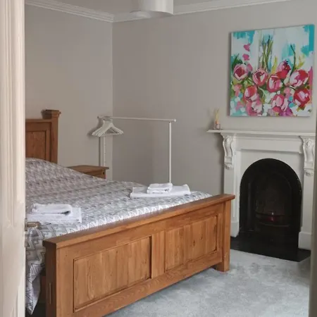 Eglinton Road - Super King - Private Bathroom 홈스테이 브레이